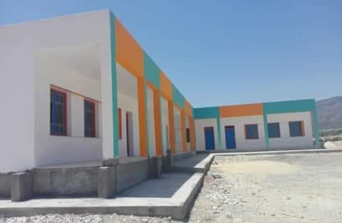  الوسلاتية..إبن متبرع بقطعة أرض يغلق مدرسة "السرج" بسبب عدم انتدابه كحارس !!